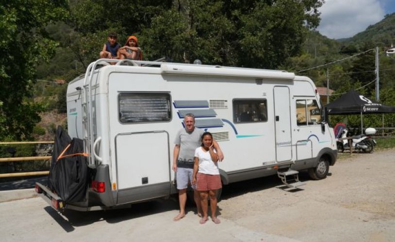 Hymer 6 pers. Rent a Hymer motorhome in Oss? From € 76 pd - Goboony photo: 1