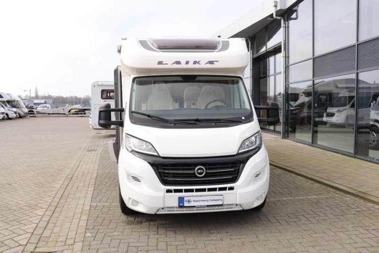 Goed uitgeruste Laika Ecovip 409 Hymer vlakke vloer luchtvering heavy chassis enkele bedden (79 