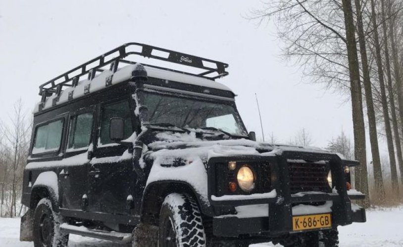 Land Rover 2 pers. Land Rover camper huren in Liempde? Vanaf € 168 p.d. - Goboony