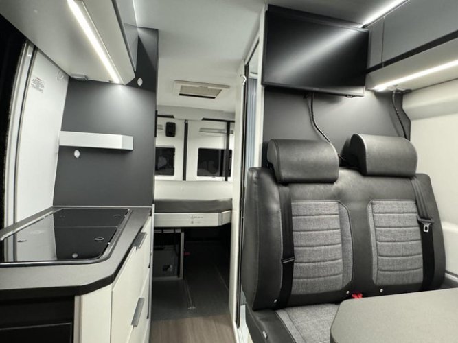 Adria Twin Supreme 640 SGX 9T Automaat- Elek Hefbed foto: 10