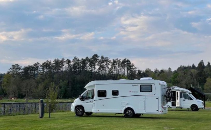 Dethleff's 4 pers. Rent a Dethleffs camper in Joure? From € 142 pd - Goboony photo: 0