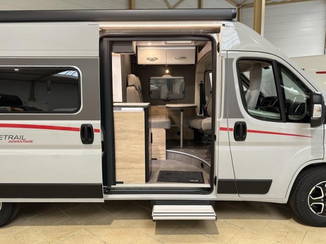 Dethleffs Globetrail Advantage 600 DS dwarsbed / automaat  foto: 7