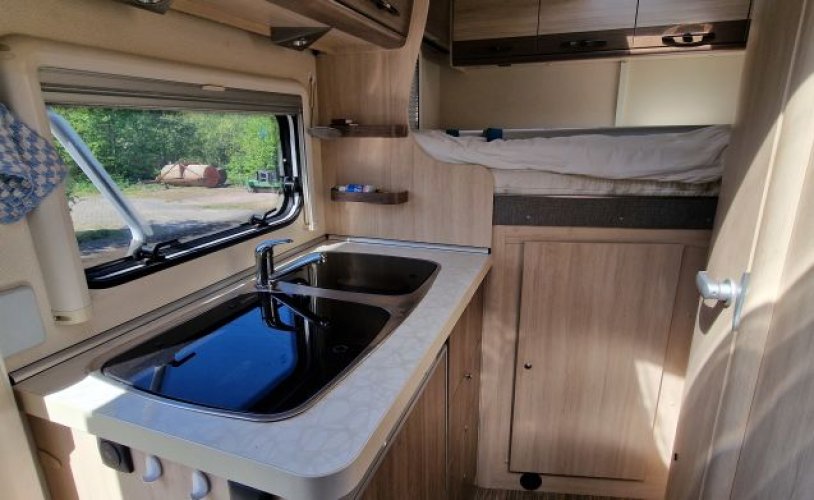 Hobby 3 pers. Want to rent a hobby camper in Aalsmeer? From €82 per day - Goboony photo: 1
