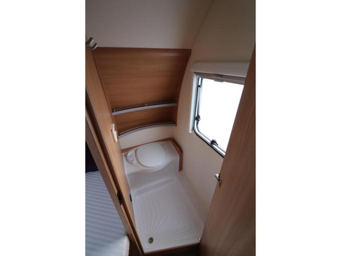 Knaus Sudwind Silver Selection 450 FU Frans Bed Thule Luifel  foto: 8