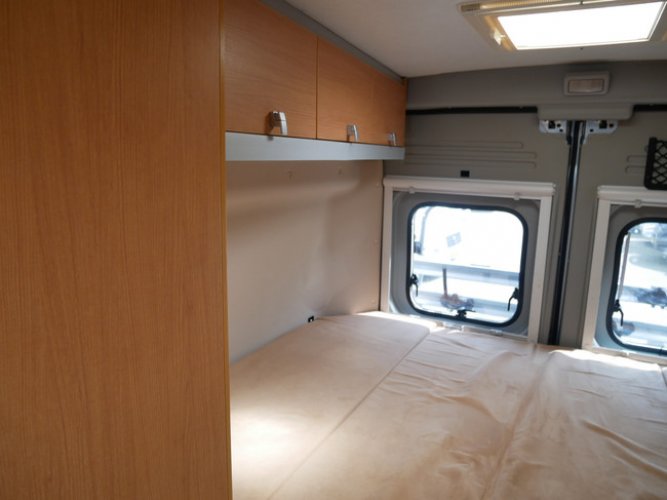 Hymer Car 322, 6 Meter Buscamper, Dwarsbed!! foto: 16