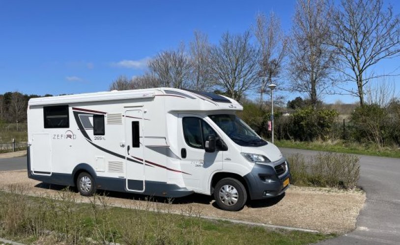 Roller Team 4 pers. Rent a Roller Team camper in Achtmaal? From € 109 pd - Goboony photo: 0