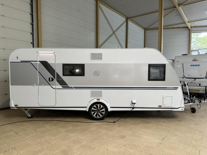 Knaus Sport 540 FDK ex-verhuur / stapelb 