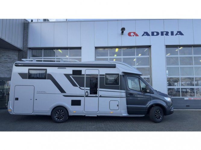 Adria Coral Supreme MB 670 DL 9 Traps Automaat foto: 1