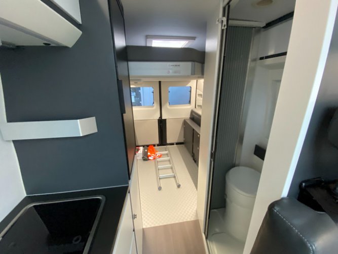 Adria Twin Supreme 640 SGX MAXI 9-G HEFBED WHALE+WEBASTO foto: 13