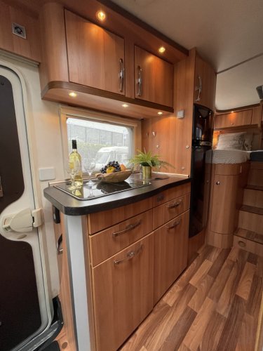 HYMER T674 CL Exclusive Line DAKAIRCO LEVELSYSTEEM LUCHTVER foto: 5