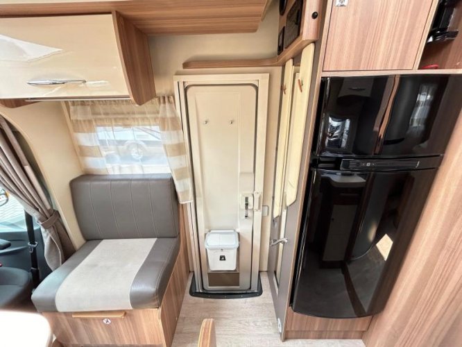 Chausson Flash 718 EB Queensbed/2015/hefbed  foto: 17