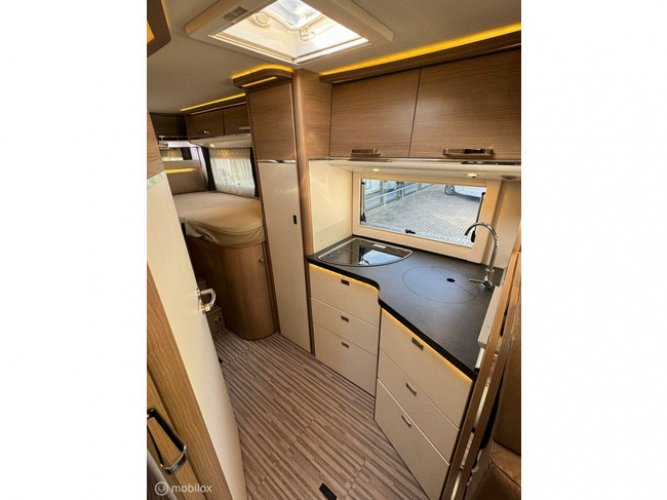 Carthago Malibu T460 Maxi Automaat Enkele Bedden Hefbed XXL Garage foto: 10