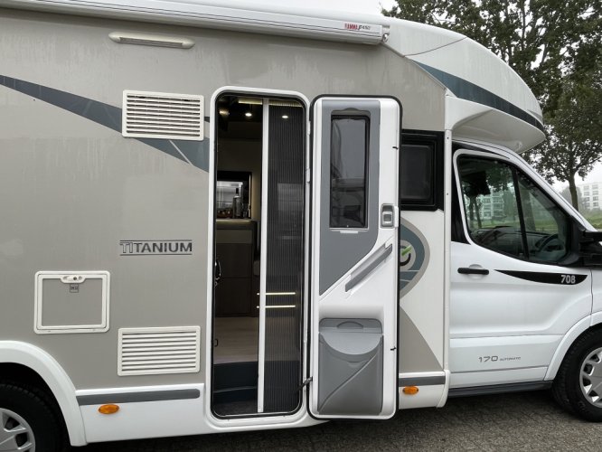 Chausson Titanium 708 AUTOMAAT QUEENSBED+HEFBED LUCHTVERING foto: 5