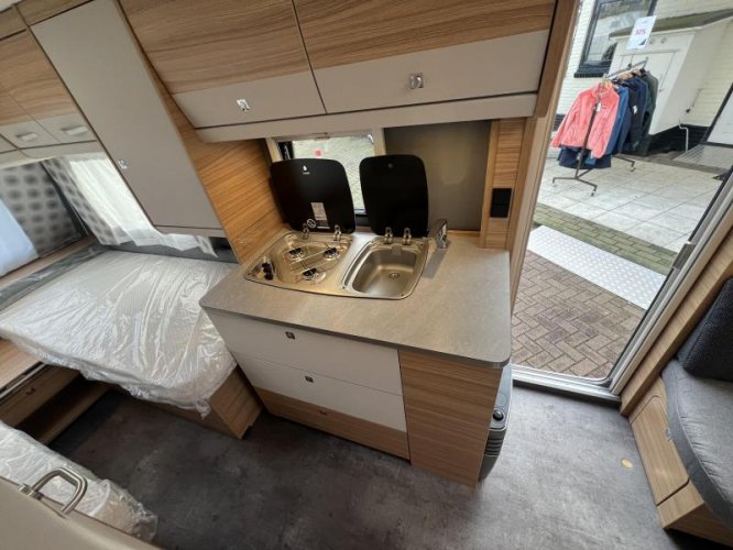 Dethleffs Camper 460 EL 2 aparte bedden  foto: 7