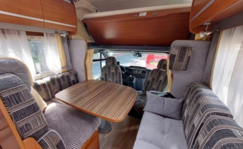 Ford 5 pers. Louer un camping-car Ford à Noordeinde ? A partir de 80 € par jour - Goboony photo : 1