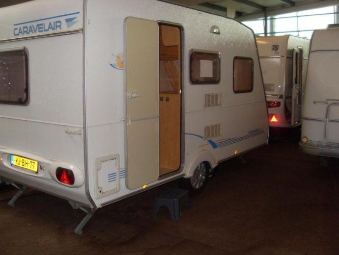 Caravelair Antares Luxe 390 Licht gewicht caravan  foto: 1