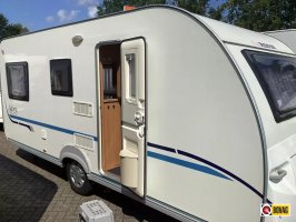 Adria Adora 512 UL voortent met luifel 