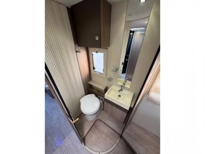 Chausson Flash 718 EB Queensbed Hefbed  foto: 18