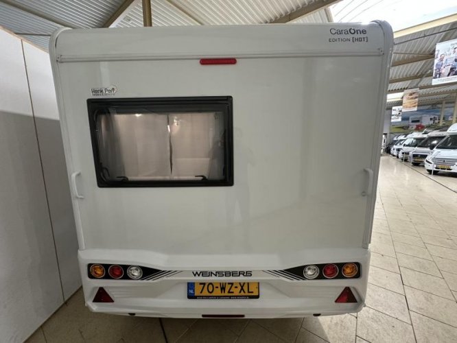 Weinsberg CaraOne 390 QD dwarsbed / voortent 