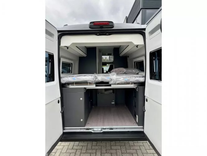 Adria Twin Supreme 640 SLB 180 pk autom  foto: 6