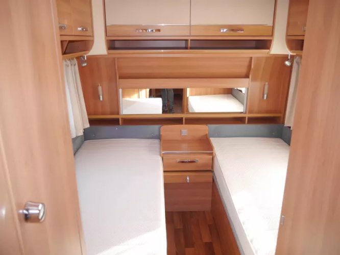 Hymer Nova 530 2 apartebedden incl mover  foto: 12