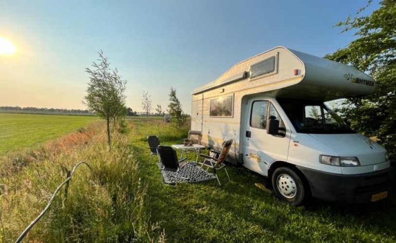 Hymer 4 pers. Rent a Hymer motorhome in Heukelum? From € 79 pd - Goboony photo: 0