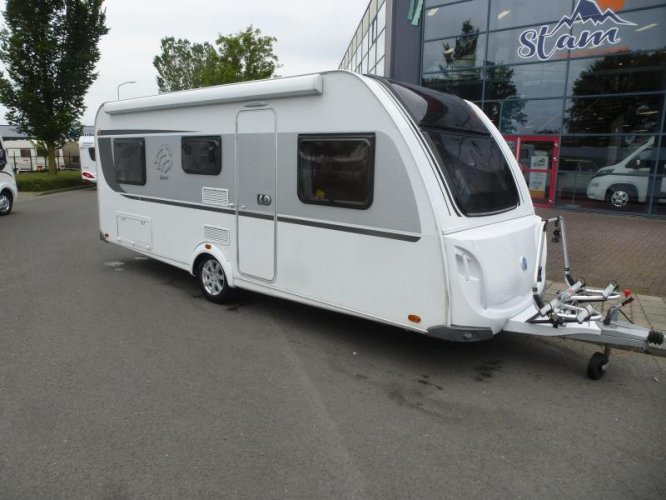 Knaus Sport 540 UE enk bed, mover en luifel  foto: 1