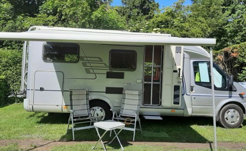 Hymer 2 pers. Rent a Hymer motorhome in Landgraaf? From € 105 pd - Goboony