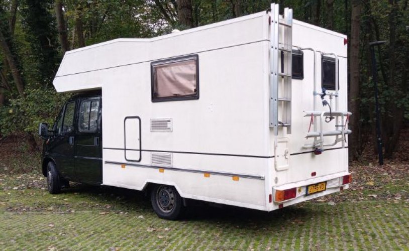 Fiat 4 pers. Rent a Fiat camper in Haarlem? From €73 pd - Goboony photo: 0