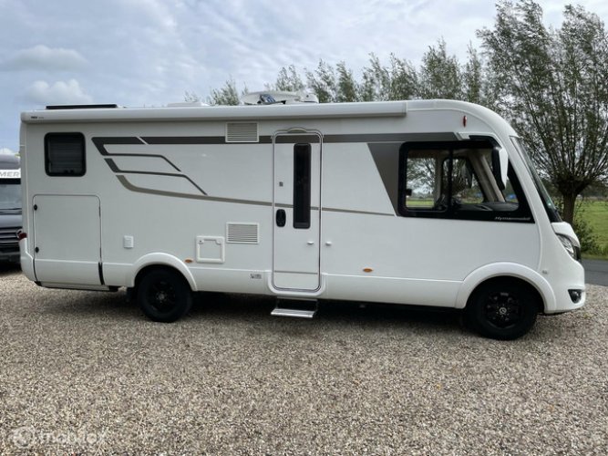 Hymer B-MCI 680 Mercedes 170-PK Automaat Integraal 2x Enkele bedden & Hefbed Nw.staat en uniek weinig km's! (Kans!) foto: 5