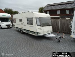 Chateau Cantara 520 C met een rondzit grote tent en luifel