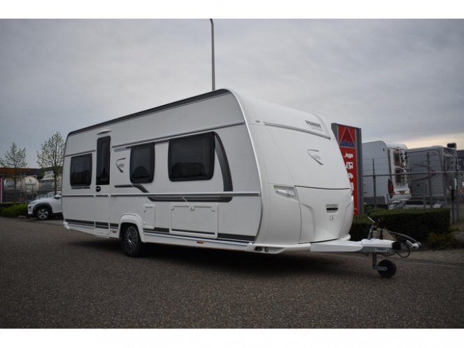 Fendt caravan Saphir 515 | 2 enkele bedden | Zo goed als nieuw | Voortent | PVC vloer hoofdfoto: 1