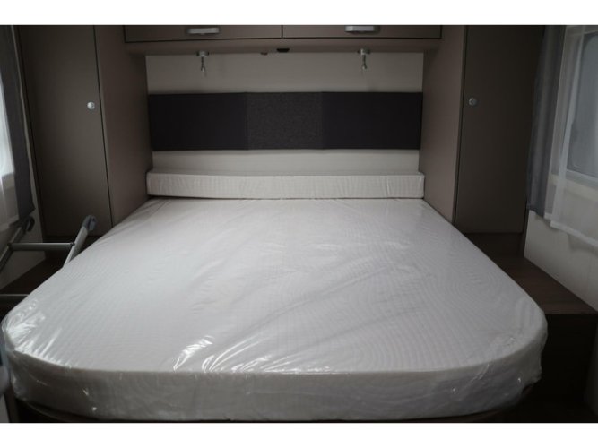 Carado T449 Edition 24 | Queensbed | Thule Luifel | Hefbed | Nieuw uit voorraad leverbaar | foto: 16