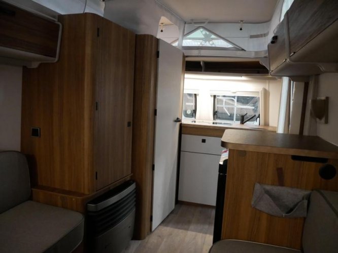 Eriba Touring 420 NU MET GRATIS MOVER.  foto: 10