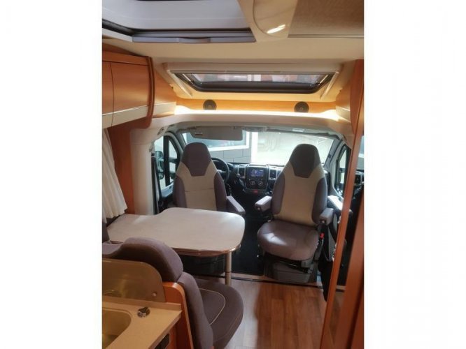 Hymer Tramp 568 SL 150PK Enkele Bedden Airco  foto: 16