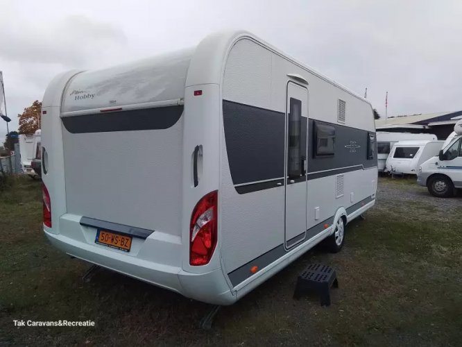 Hobby De Luxe 560 KMFE stapelbed 