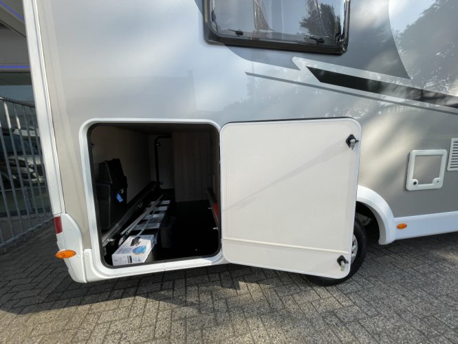 Hymer Carado I 339 AUTOMAAT QUEENSBED+HEFBED SLECHTS 6100KM!  foto: 21