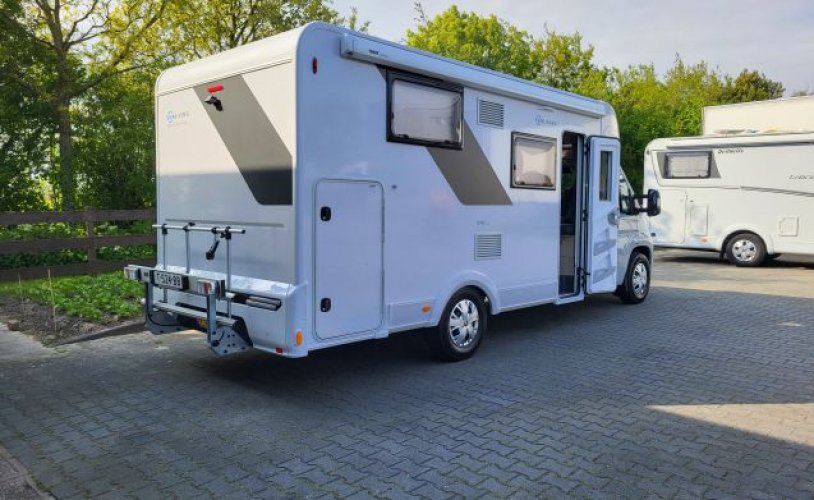 Sun Living 4 pers. Rent a Sun Living motorhome in Schagerbrug? From € 156 pd - Goboony photo: 1