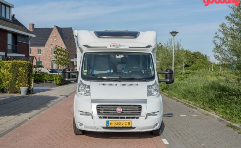 Carado 4 pers. Rent a Carado camper in Dordrecht? From € 109 pd - Goboony photo: 1