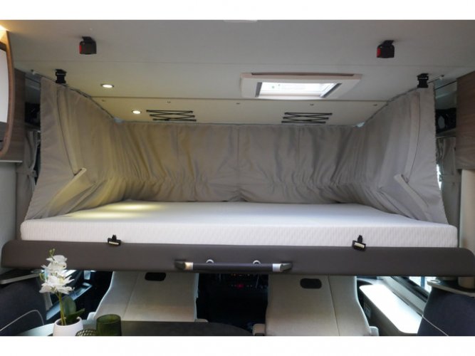 Knaus Live I Van 650 MEG Automaat 160 pk Luxe Euro6 Fiat Ducato Integraal camper **Enkele bedden/Hefbed/4-persoons uitvoering/Dakairco foto: 23