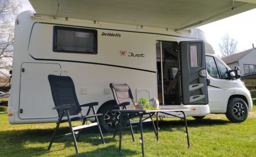 Dethleff's 2 pers. Rent a Dethleffs camper in Zwolle? From € 164 pd - Goboony photo: 1