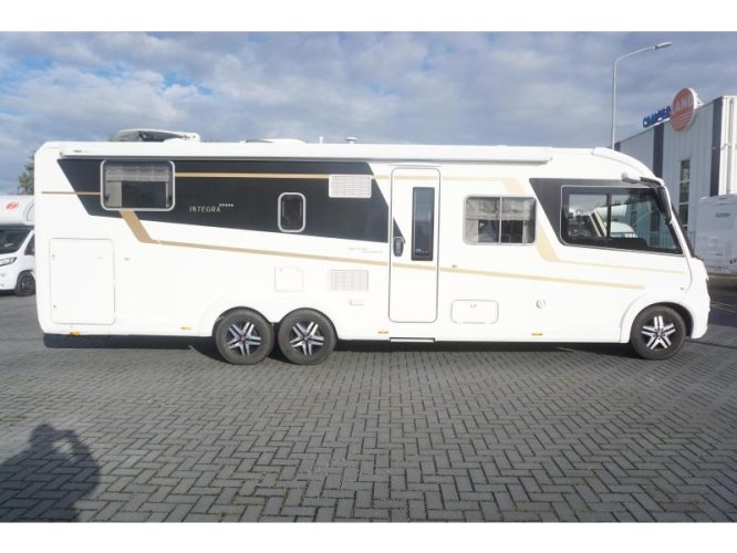 Eura Mobil Integra 890 QB !!VERKOCHT!!  foto: 1