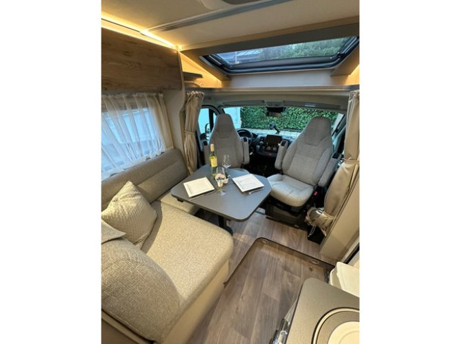 Hymer Exsis T 580 Automaat 9G! Vol opties! 180pk! Oven! foto: 12