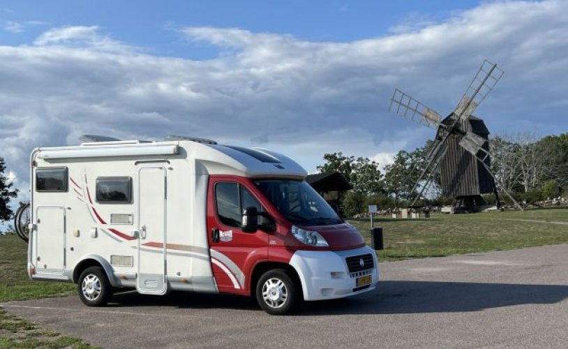 McLouis 3 pers. Rent a McLouis motorhome in Someren? From € 102 pd - Goboony photo: 0
