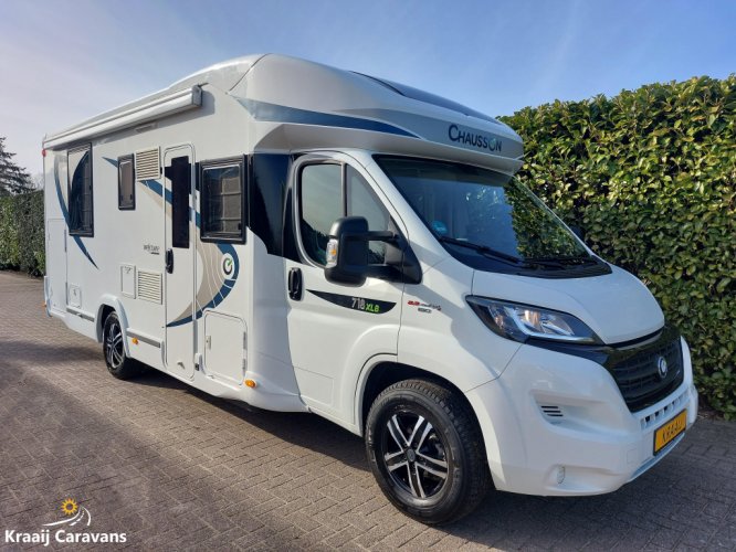 CHAUSSON WELCOME 718 XLB Hefbed Queensbed Luifel Airco TV 4/5 persoons foto: 1