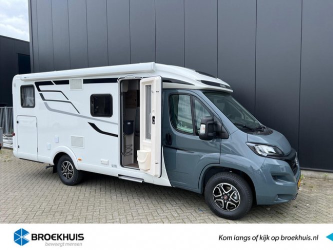 Hymer Exsis-T 580 Pure Automaat * Zonnepanelen * Multimedias hoofdfoto: 1