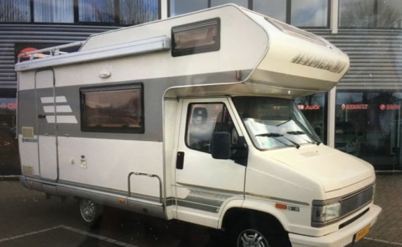 Hymer 4 pers. Rent a Hymer motorhome in Haarlem? From € 85 pd - Goboony photo: 1