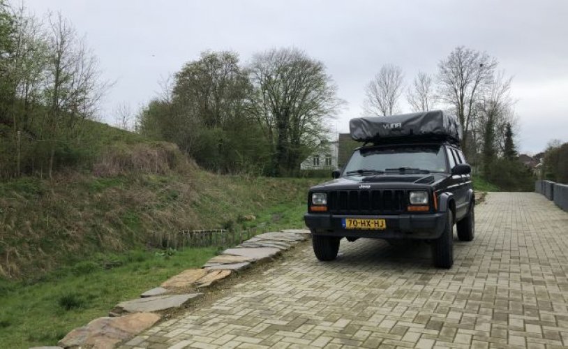 Other 4 pers. Would you like to rent a Jeep Cherokee with Yuna Family roof tent camper in Meerssen? From €61 pd - Goboony photo: 0