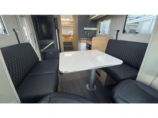 Adria Coral Plus 670 DL 9 Traps Automaat foto: 8