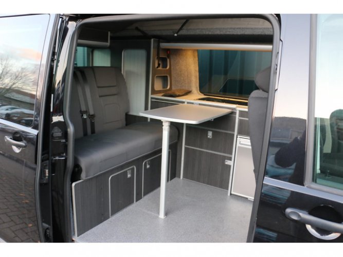 Volkswagen Multivan camper, DSG automaat, 4 slaapplaatsen, airco, cruise, California look foto: 18